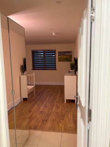 Studio Flat, Orchard Close, NW2 - Photo 2