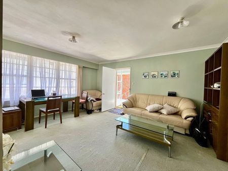 Centrally Located 2 Bedroom in Epsom - Photo 5