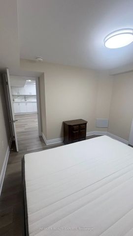 182 Skegby Road #Legal Basement - Photo 4