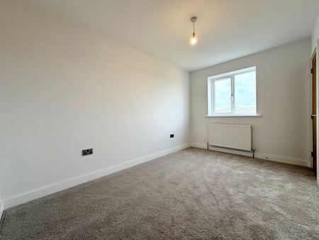 3 bedroom semi-detached house to rent - Photo 4