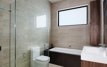 SINGLE LEVEL BEAUTY! - Photo 5