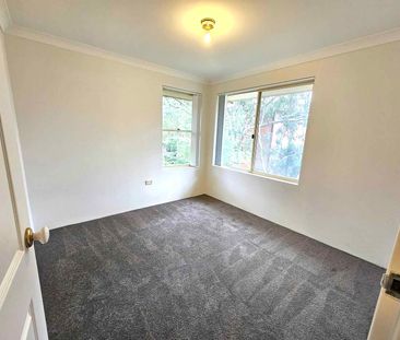Spacious 3-Bedroom Unit in Prime Location! - Photo 5
