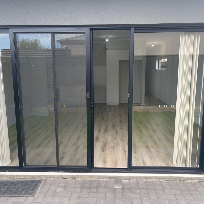 Modern Duplex! Near every convenience. - Photo 1