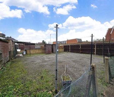 3 bedroom detached house to rent - Photo 2