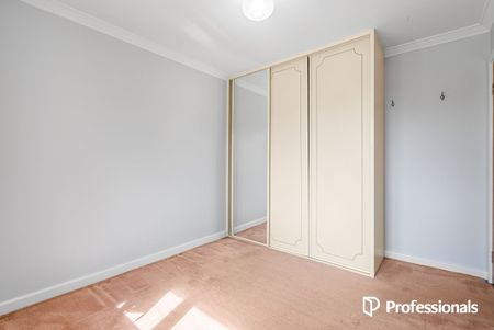Spacious Family Home! - Photo 5
