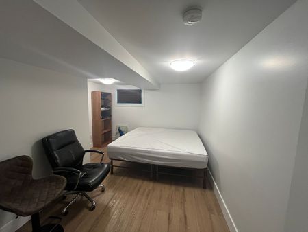 Riversdale - 2 Bedroom Lower Unit - 719B Ave I S - Photo 2