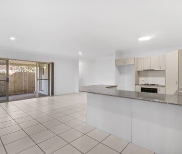 Four Bedroom Townhouse in Coomera! - Photo 5