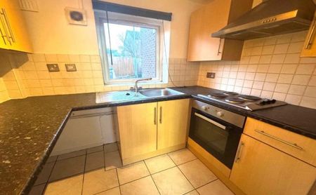 2 Bed Semi-Detached House, Rushmere Walk, NG5 - Photo 4