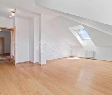 Pronájem podkrovního bytu 3+KK, ul. Elišky Přemyslovny, Praha - Zbr... - Photo 5