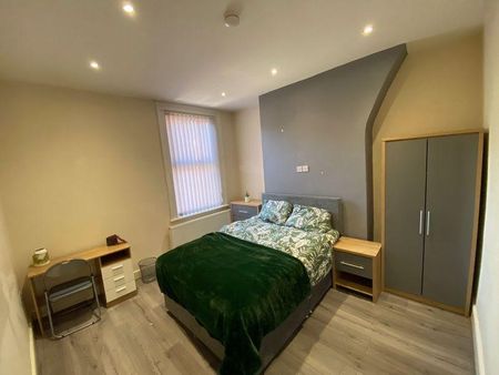 7 bedroom terraced house to rent - Photo 3