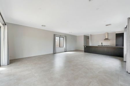 Modern Low-Maintenance Living in Para Vista - Photo 2