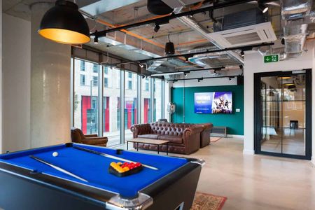 Gold Studio Courtyard View Mid Level - Photo 5