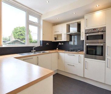3 bedroom semi-detached house to rent - Photo 6