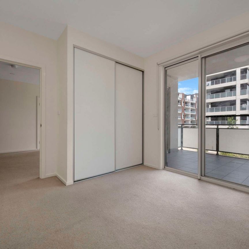 Lakeside Luxury - Photo 1