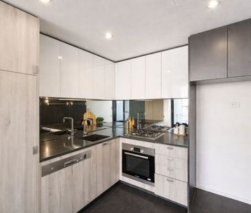 Modern Living in the Heart of Highett - Photo 1