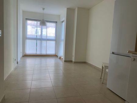 Alquiler de piso en Alameda de Capuchinos - Photo 2