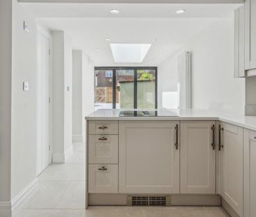 2 bedroom terraced house to rent - Photo 4