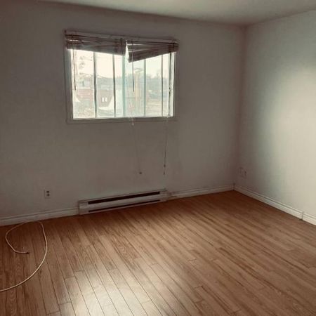 4 ½ Disponible maintenant (et/ou) Déc.Janvier - Photo 3