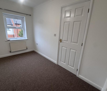 2 bedroom end of terrace house to rent - Photo 2