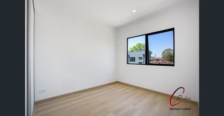 Double-Story Townhouse! - Photo 5