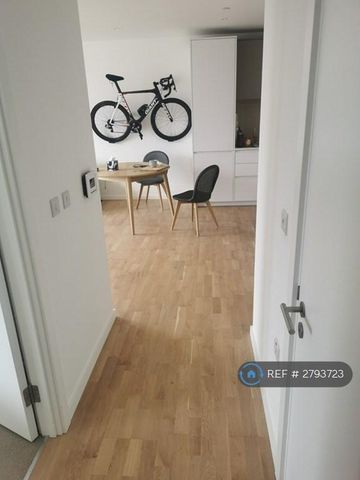 1 bedroom flat to rent - Photo 2