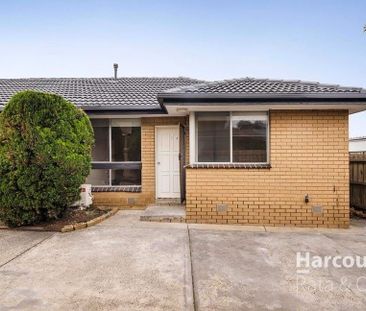 Spacious & Fully Renovated 2 Bedroom Unit in Prime Location! - Photo 1
