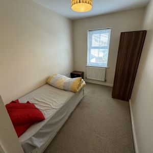 WF1, Wakefield - Photo 2