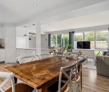 Coastal Charm in the Heart of Blairgowrie! - Photo 2