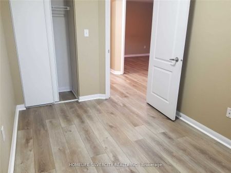 Townhouse For Lease | W8122888 - Photo 5