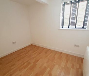 2 bedroom ground floor flat to rent - Photo 5