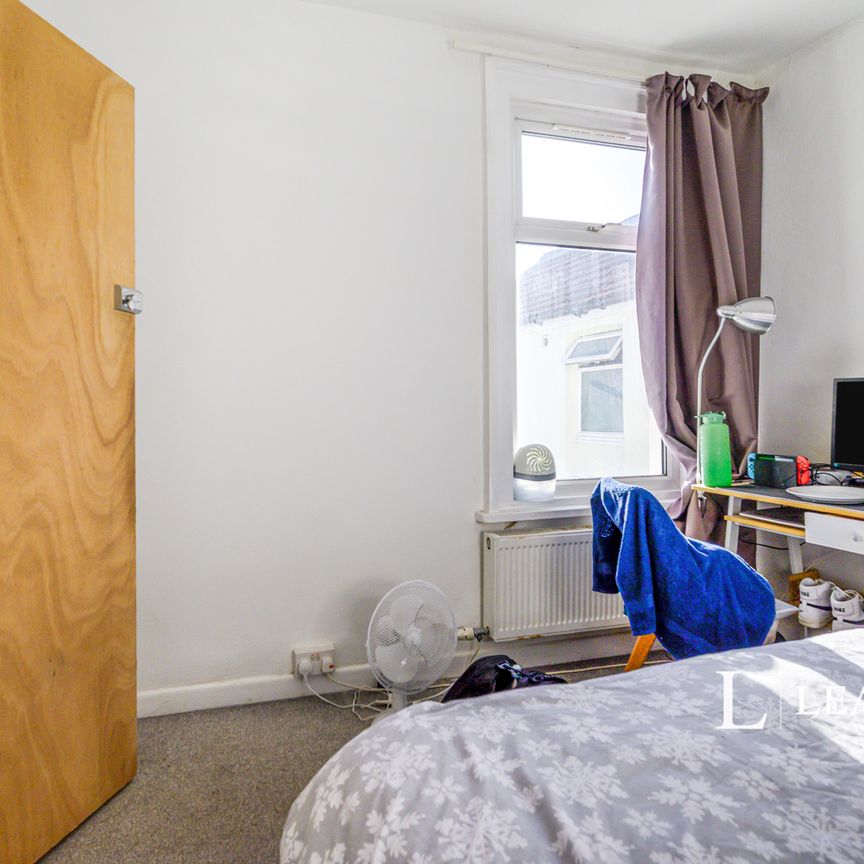 5 bedroom house to rent Orchard Road, Southsea, Hampshire, PO4 - Photo 1