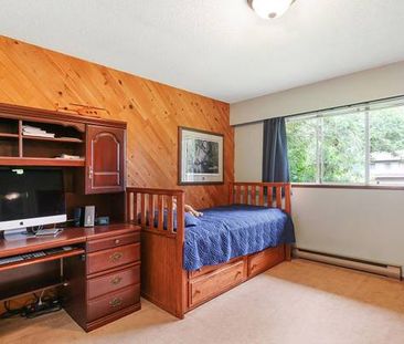 Bright, Spacious Upstairs Suite - Large Covered Deck - Photo 2