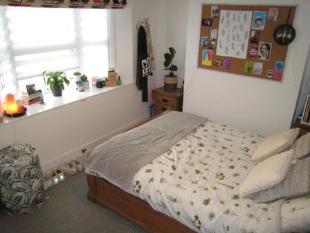 4 bedroom terraced house to rent - Photo 4