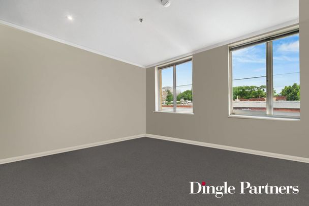 Convenient Studio Apartment on Lygon Street - Photo 1