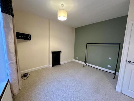 2 bedroom end of terrace house to rent - Photo 5