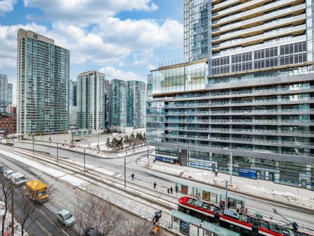 4 Spadina Avenue #715 - Photo 4