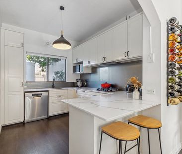 Charming Home in the Heart of Subiaco! - Photo 1