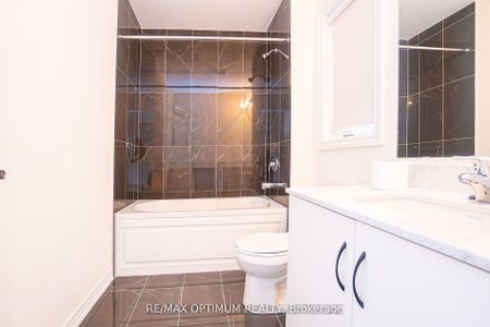 For Lease - 70 Knotsberry Circle Unit# 54, Brampton, Ontario - Photo 3