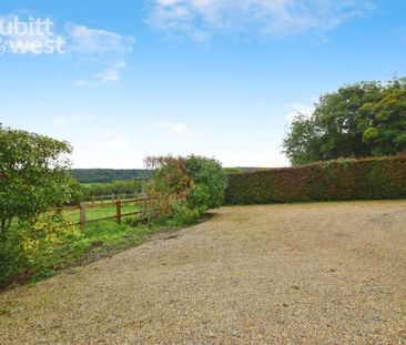 4 bedroom semi-detached house to rent - Photo 1