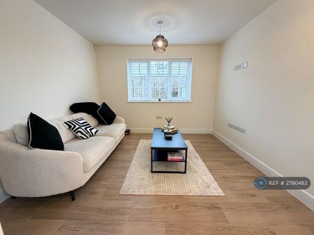 2 bedroom flat to rent - Photo 3