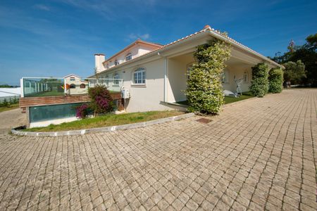 Detached villa with heated pool in Leiria - Photo 5