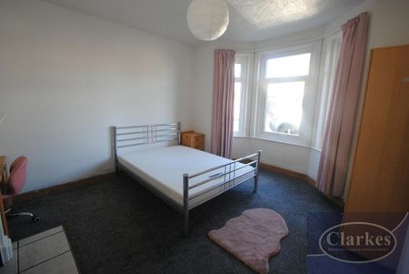 5 bedroom detached house to rent - Photo 5