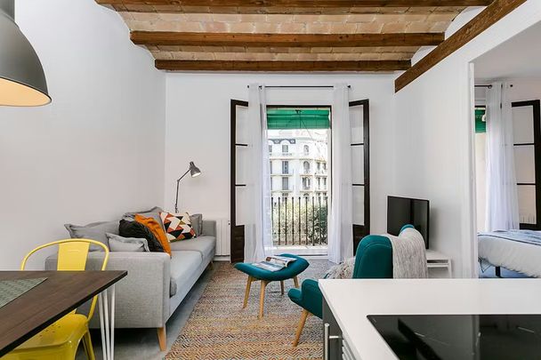 Carrer de Sepúlveda, Barcelona, Catalonia 08015 - Photo 1