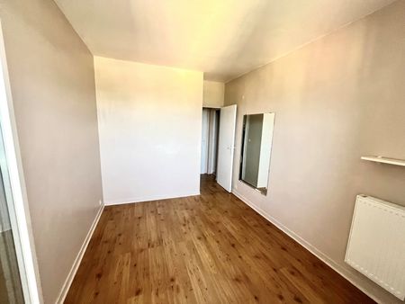 HYÈRES EST annonce de Location - Appartement T2 spacieux et lumineux - Photo 3