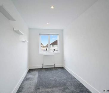 3 bedroom property to rent in Epsom - Photo 3