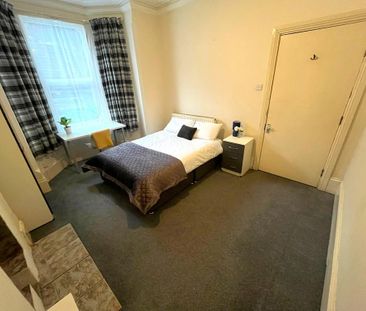 1 bedroom in a house share to rent - Photo 3