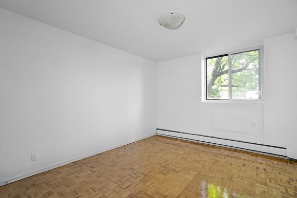 10250 Du Bois-de-Boulogne Avenue, Montréal, QC - Photo 1