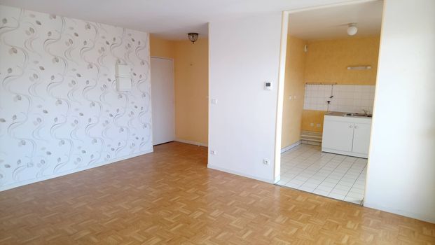 Secteur St REMY, appartement type 1 de 34m2 en résidence, disponible le 16/12/2024. - Photo 1