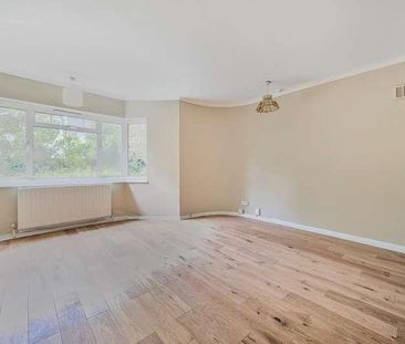 Queens Road, Richmond, TW10 - Photo 1