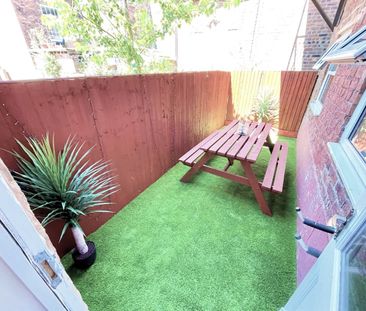 4 Bed Flat, Pomona Street, L3 - Photo 2